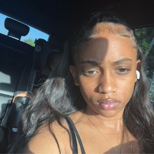 Meet your Posher, Kayari